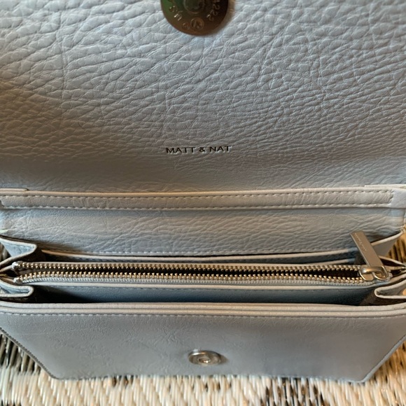 Matt & Nat Blue Crossbody Bag with Classic Design - Picture 3 of 12